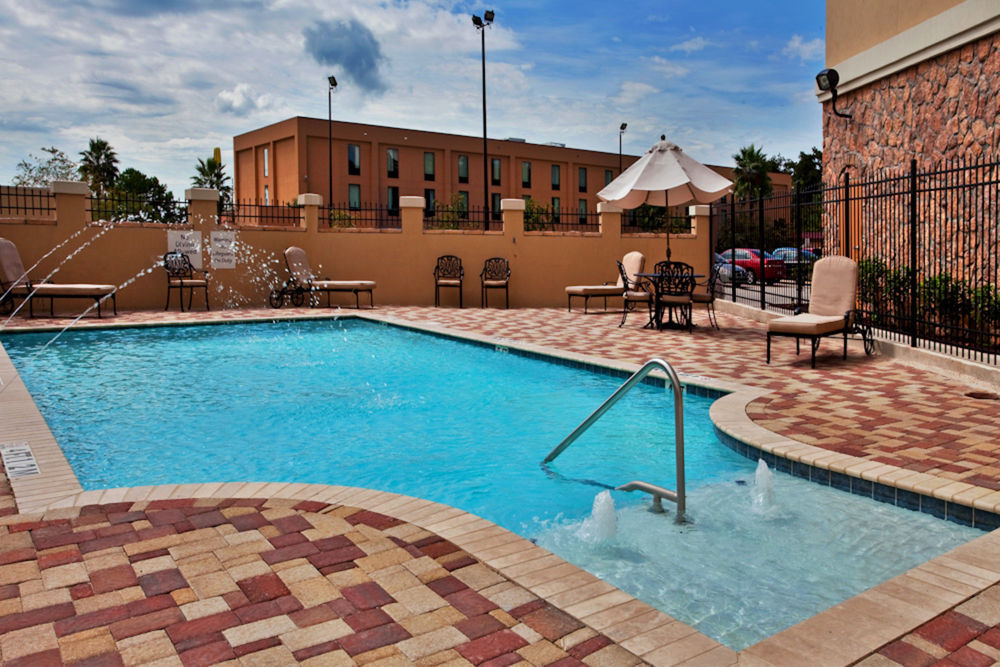 Holiday Inn Express Donaldsonville By Ihg Exterior photo